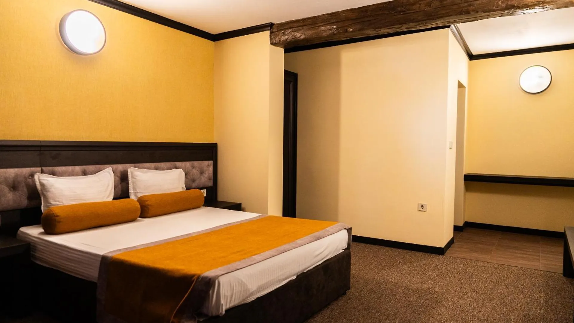 Guest house Family Hotel Bunara Brestnik