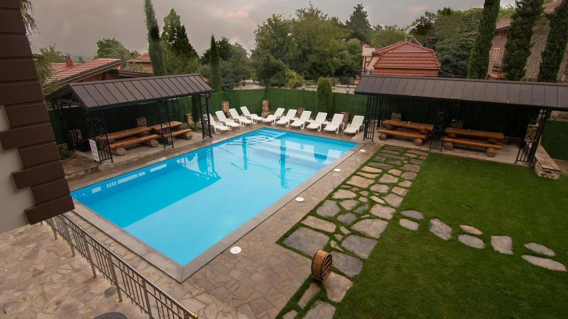 Family Hotel Bunara Brestnik 2*,
