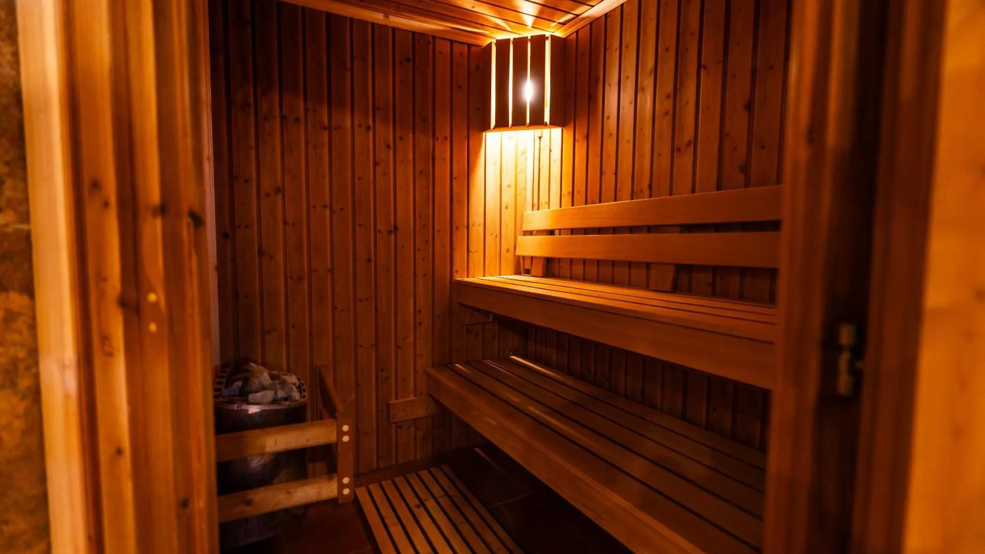 Guest house Family Hotel Bunara Brestnik